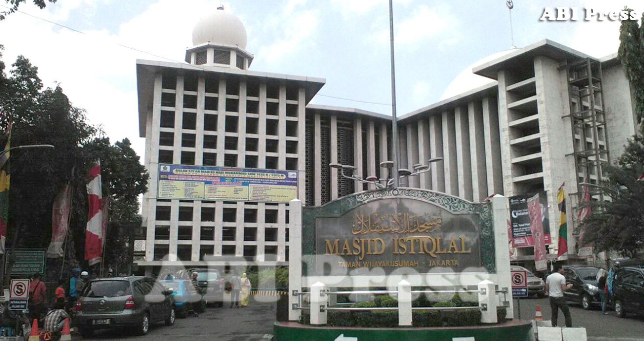 Adab-Etika Masuk Masjid