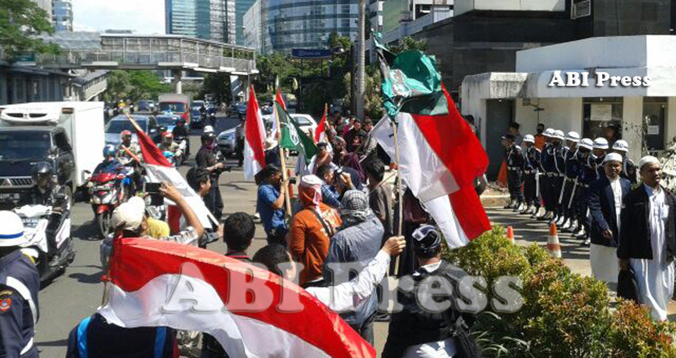 Demo di depan Kedutaan Arab Saudi