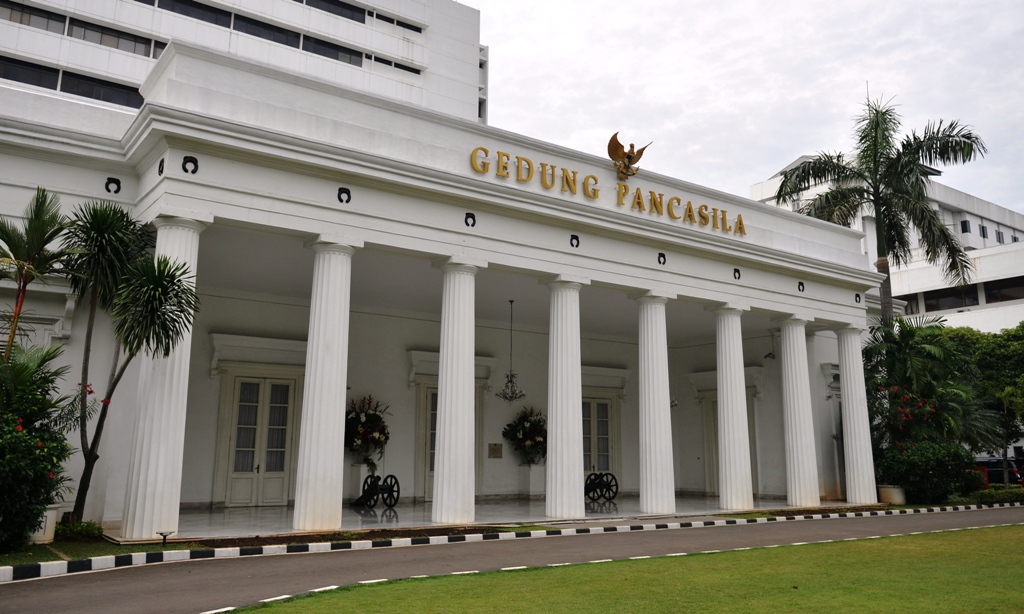 Buntut Penistaan al-Quran, Kemlu RI Panggil Dubes Swedia dan Denmark