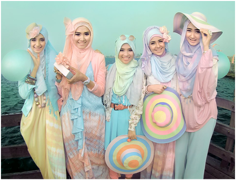 Tuntunan Syar’i, Tren, dan Komersialisasi Jilbab