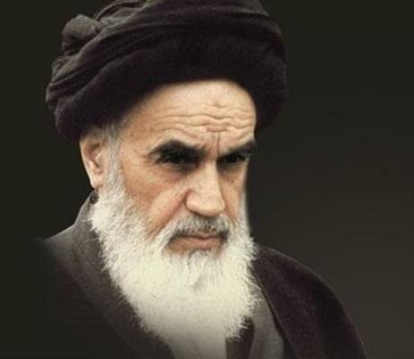 Imam Khomeini Mengangkat Derajat Perempuan