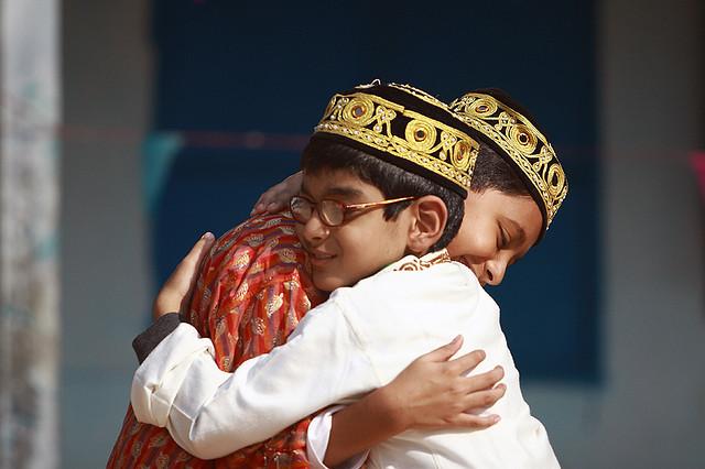 bahagiakan saudaramu