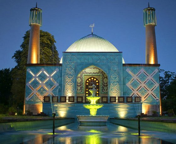 Menjaga Kehormatan Muslimin: Kisah Masjid Hamburg dan Imam Zaman a.f.s.