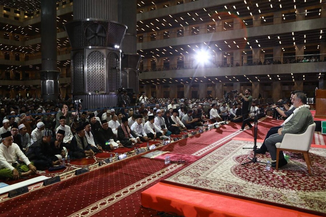 Di Masjid Istiqlal: Diplomasi Al-Quran sebagai Jembatan Penghubung Antarbangsa