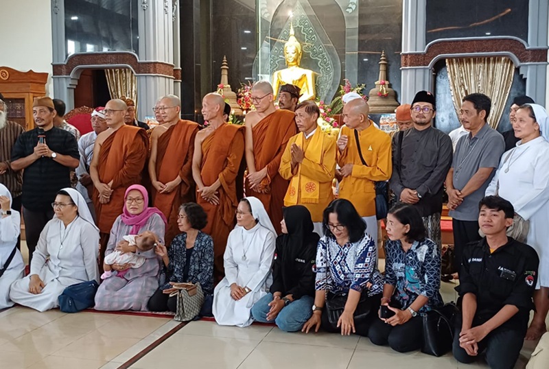 DPP ABI Bersama Lintas Iman Rayakan Waisak: Menghidupkan Toleransi di Tengah Keberagaman