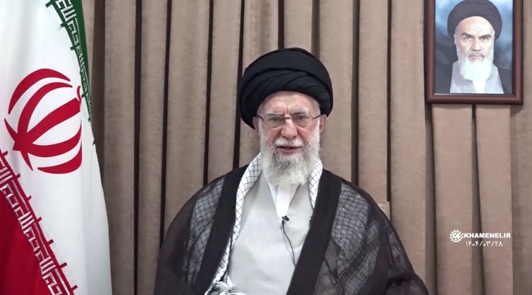 Imam Ali Khamenei: Iran Tidak Akan Menyerah, Perang Maupun Damai yang Dipaksakan Akan Dilawan