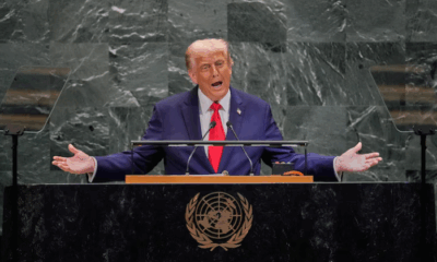 Orkestra Monoton Sang Maestro Mikrofon di PBB