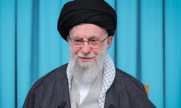 Analisis Pidato Imam Ali Khamenei: Persatuan, Ilmu Pengetahuan, Martabat, dan Cermin Bagi Indonesia