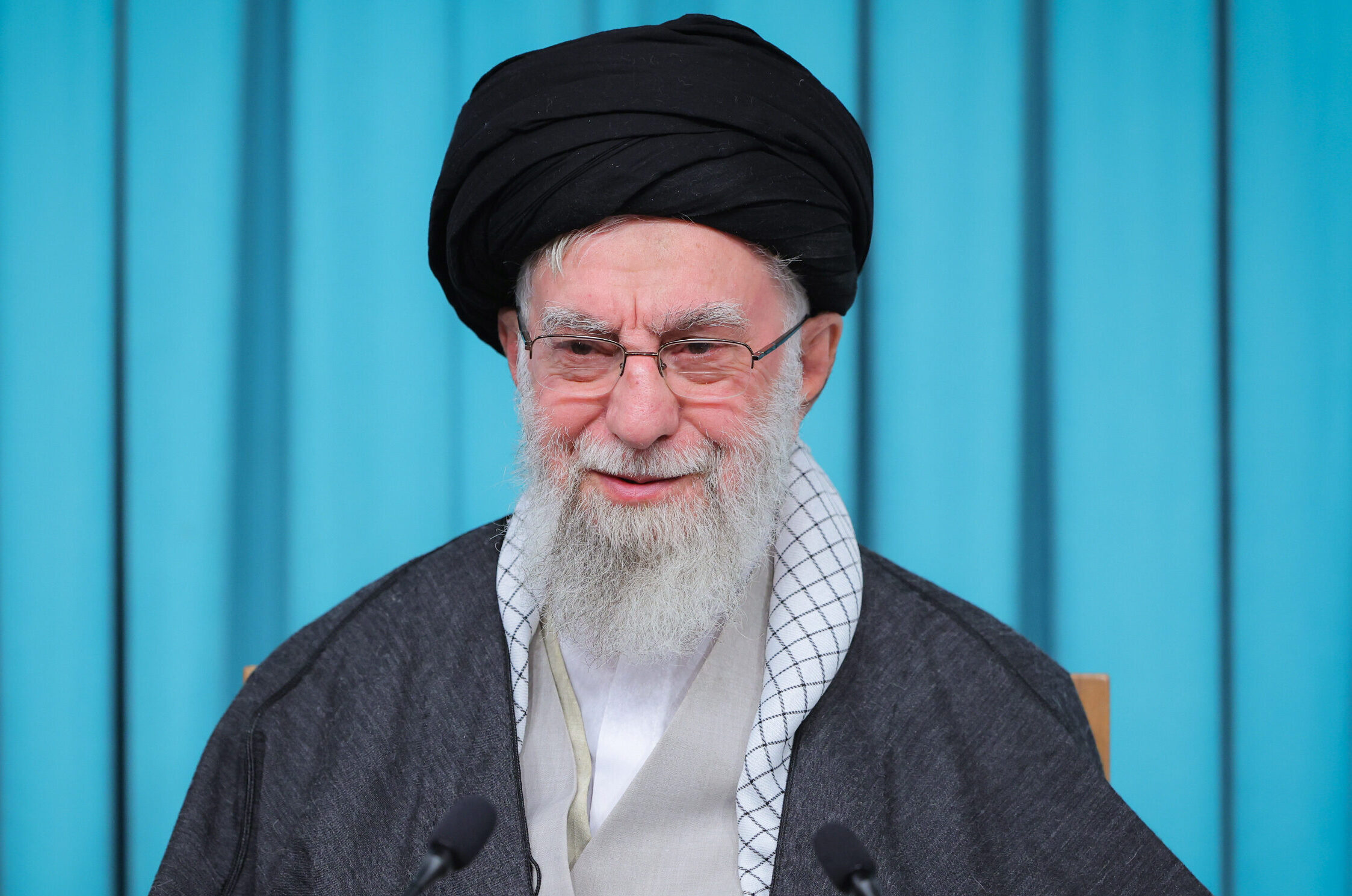 Analisis Pidato Imam Ali Khamenei: Persatuan, Ilmu Pengetahuan, Martabat, dan Cermin Bagi Indonesia