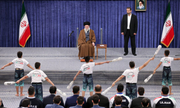 Ayatullah Ali Khamenei: Nuklir Iran Tak Terkait AS, Rudal akan Digunakan Bila Diperlukan