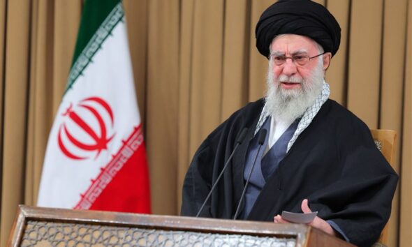 Menyimak Pidato Ayatullah Khamenei: Pelajaran Krusial bagi Indonesia di Tengah Gejolak Global