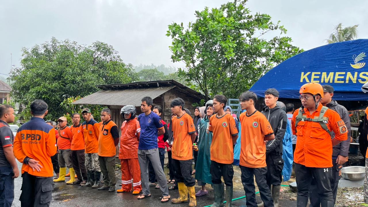Puluhan Longsor Lumpuhkan Desa di Jepara, ABI Responsif dan HIKDMAT Buka Akses Darurat