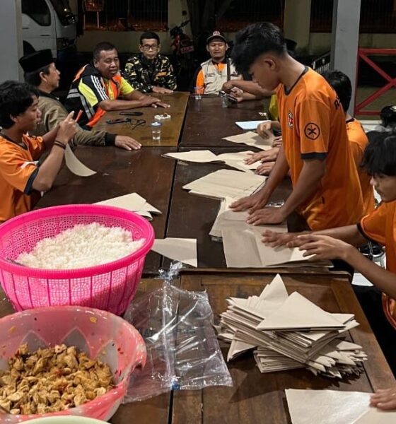ABI Responsif-HIKDMAT Salurkan Makanan Bagi Warga Terdampak Banjir di Kalinyamatan