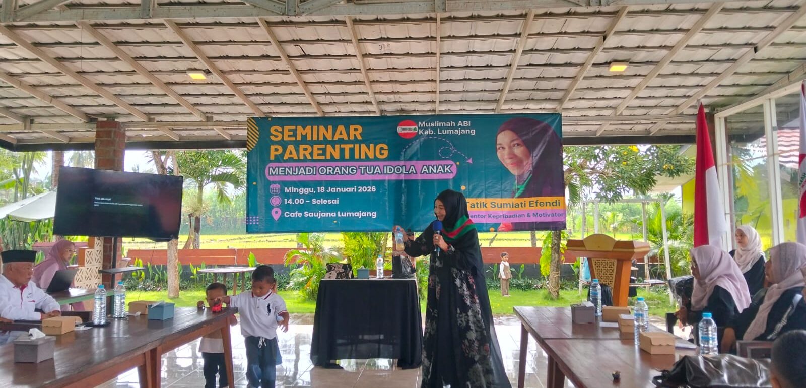 Jawab Tantangan Pengasuhan Masa Kini, Pimcab Muslimah ABI Lumajang Gelar Workshop Parenting