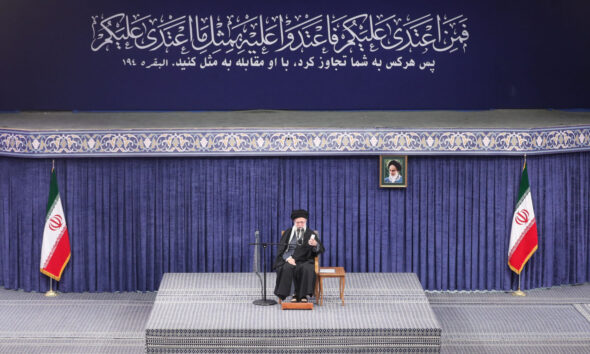 Pemimpin Tertinggi Iran: Senjata Penenggelam Kapal Induk AS Lebih Berbahaya