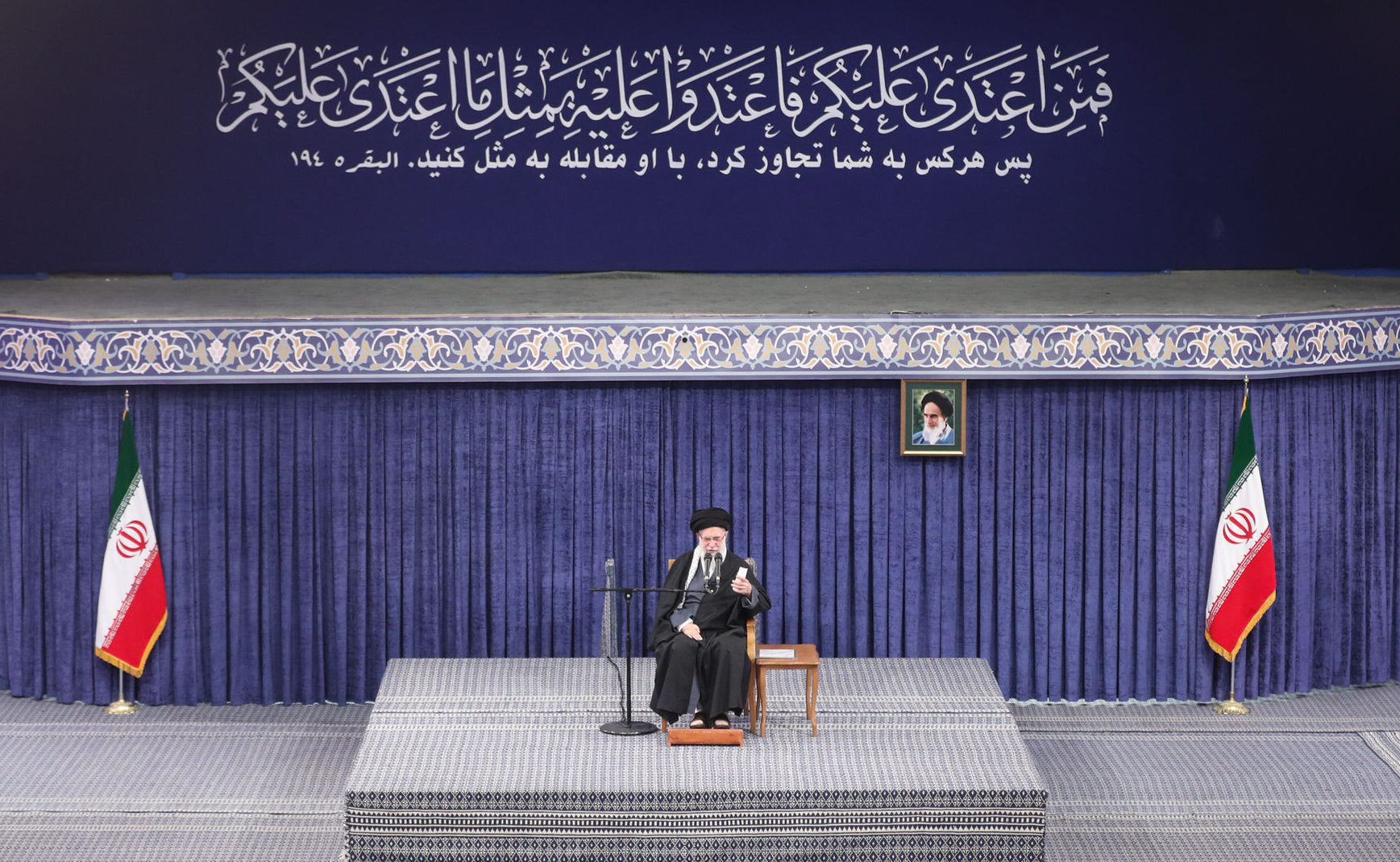 Pemimpin Tertinggi Iran: Senjata Penenggelam Kapal Induk AS Lebih Berbahaya