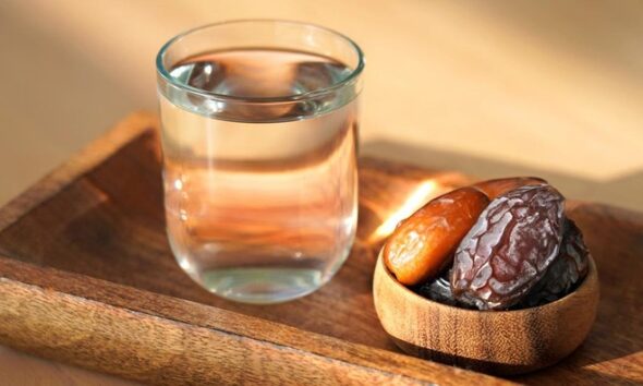 Ahli Gizi Anjurkan Pemisahan Waktu Iftar dan Makan Malam Selama Ramadan