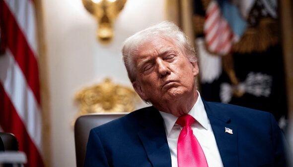 Kontroversi Rapat ‘Dewan Perdamaian’: Dari Trump Tertidur hingga Palu Emas yang Hilang