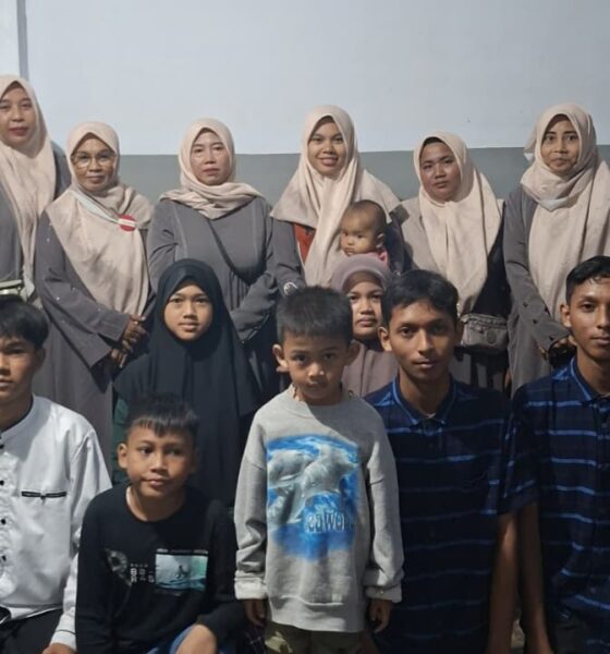 Muslimah dan DPD ABI Lumajang Salurkan 60 Paket Sembako, Libatkan Santri Madin Tanamkan Kepedulian Sosial