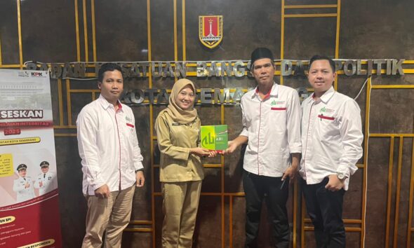 Silaturahmi ke Kesbangpol, DPD ABI Kota Semarang Serahkan Buku Manifesto