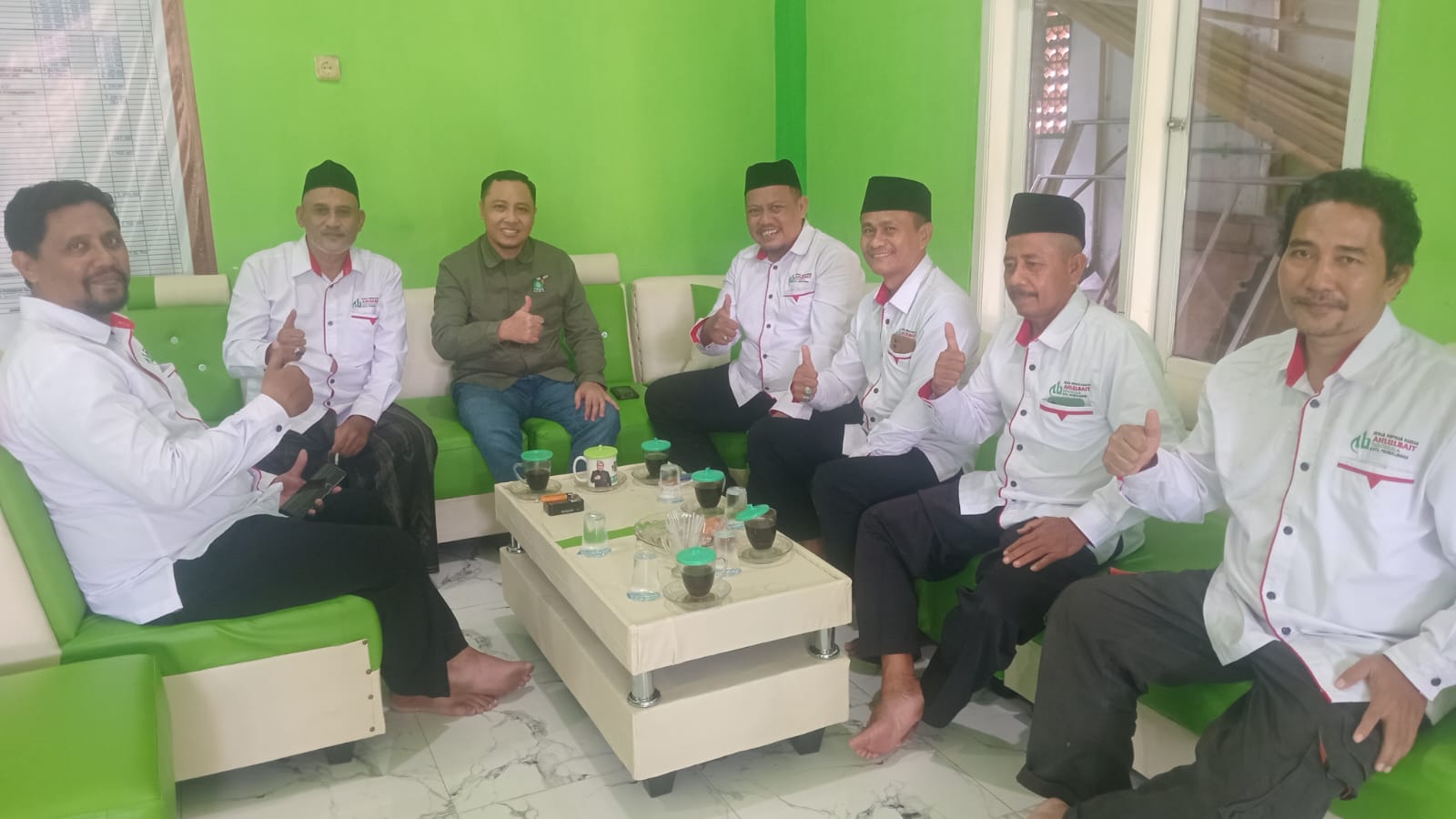 DPD Ahlulbait Indonesia Kota Probolinggo bersilaturahmi dengan Wakil Ketua DPRD Gus Mujib guna memperkuat persatuan umat dan kolaborasi sosial.