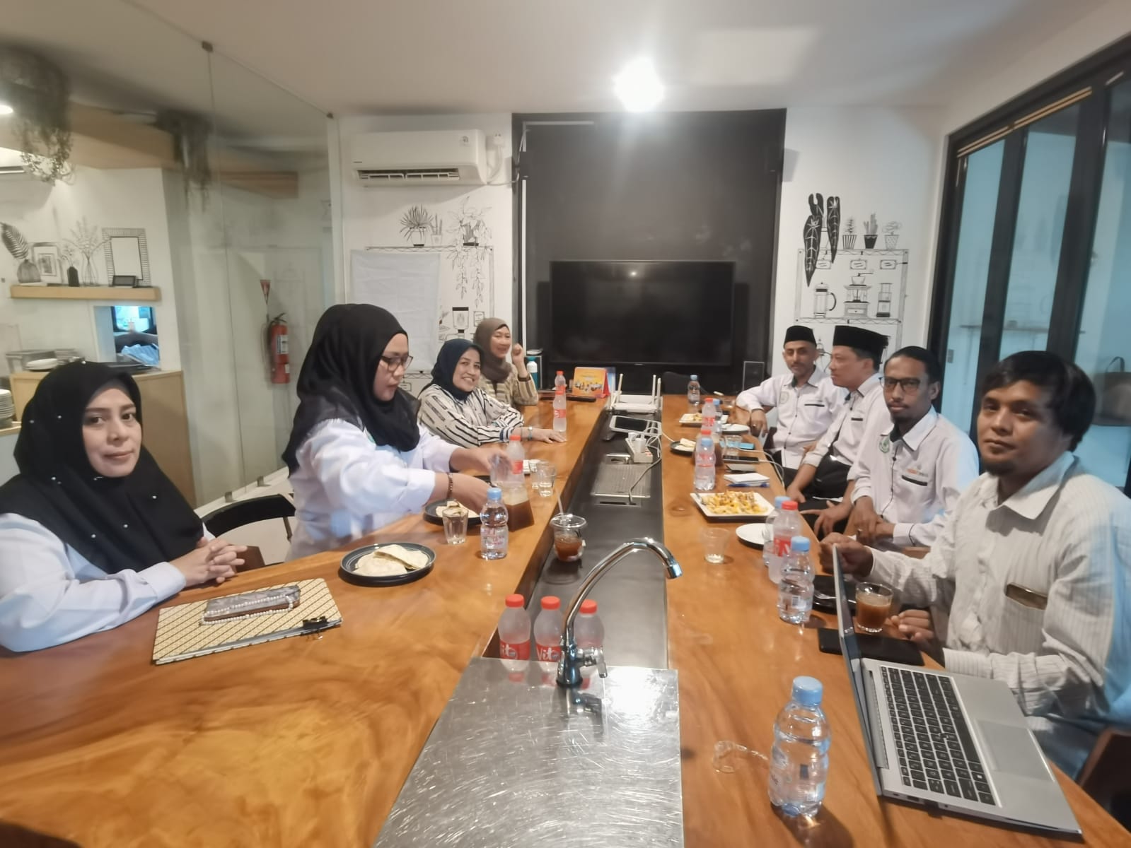 DPD ABI Kota Jakarta Selatan bersilaturahmi dengan pengurus MT Azzikr Kemang, Jakarta Selatan, untuk membahas penguatan sinergi dakwah, pendidikan keagamaan, dan program sosial kemasyarakatan, Sabtu (23/5/2026).