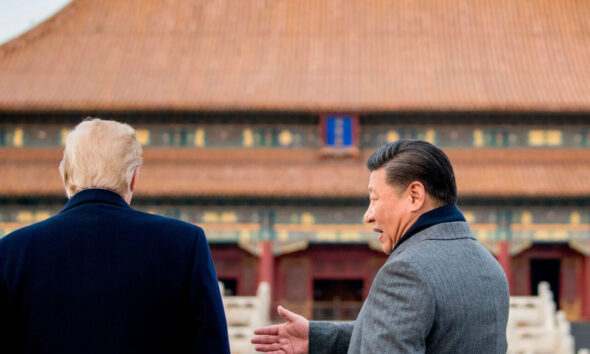 Donald Trump dalam pertemuan di Beijing dengan Xi Jinping (Farsnews Agency)
