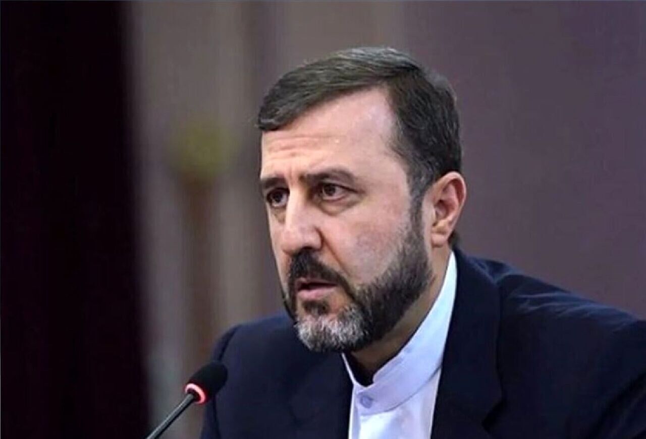 Wakil Menteri Luar Negeri Iran Kazem Gharibabadi menyampaikan hasil pembicaraan teknis empat negara yang menyepakati mekanisme negosiasi lanjutan, pembentukan kelompok kerja strategis, serta tindak lanjut pelonggaran pembatasan ekonomi terhadap Iran.