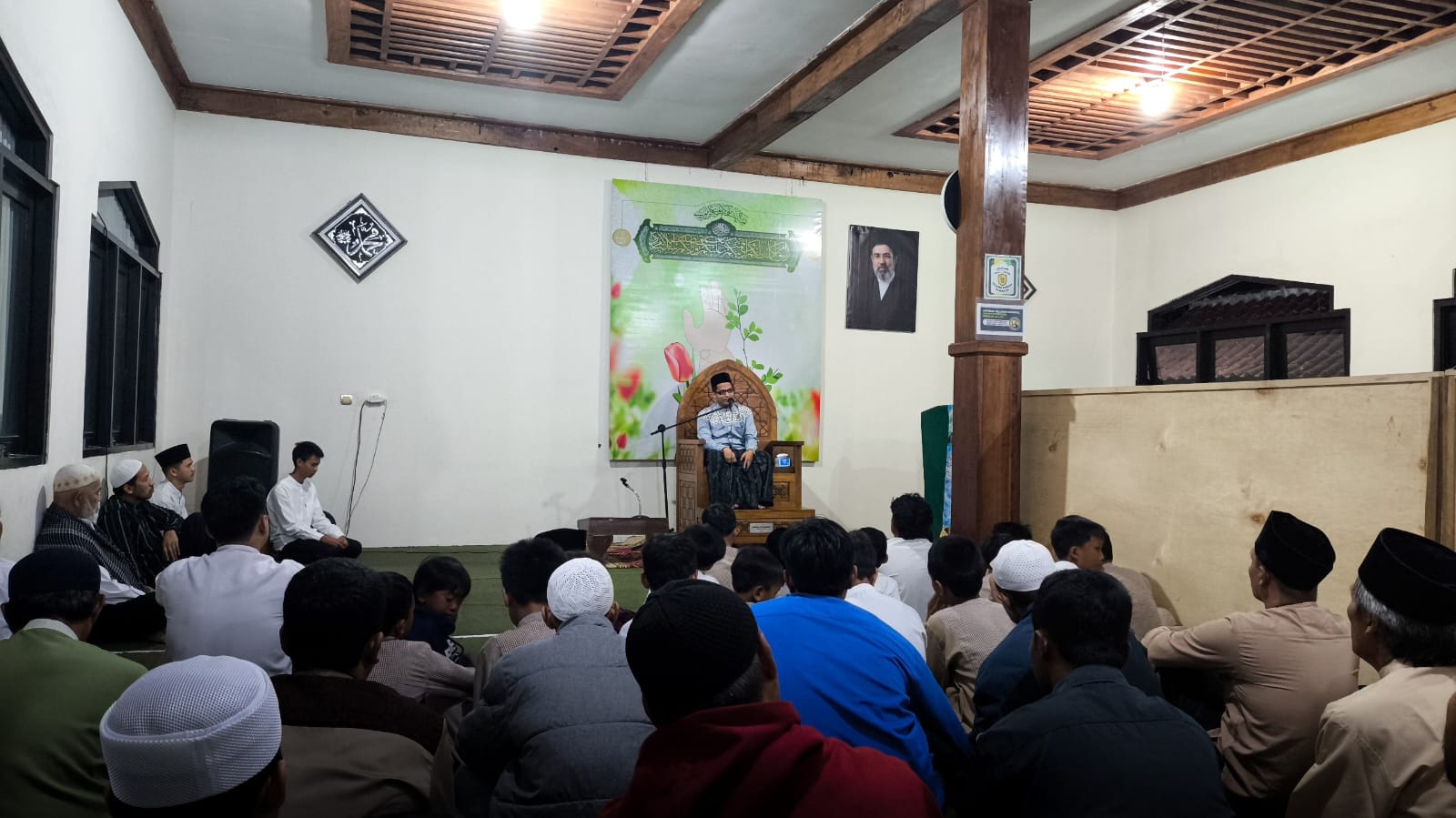 Ustadz Hasan Zakaria menjelaskan Gadir Khum dan pentingnya wilayah pada peringatan Idul Gadir di Cirangkong, 4 Juni 2026.