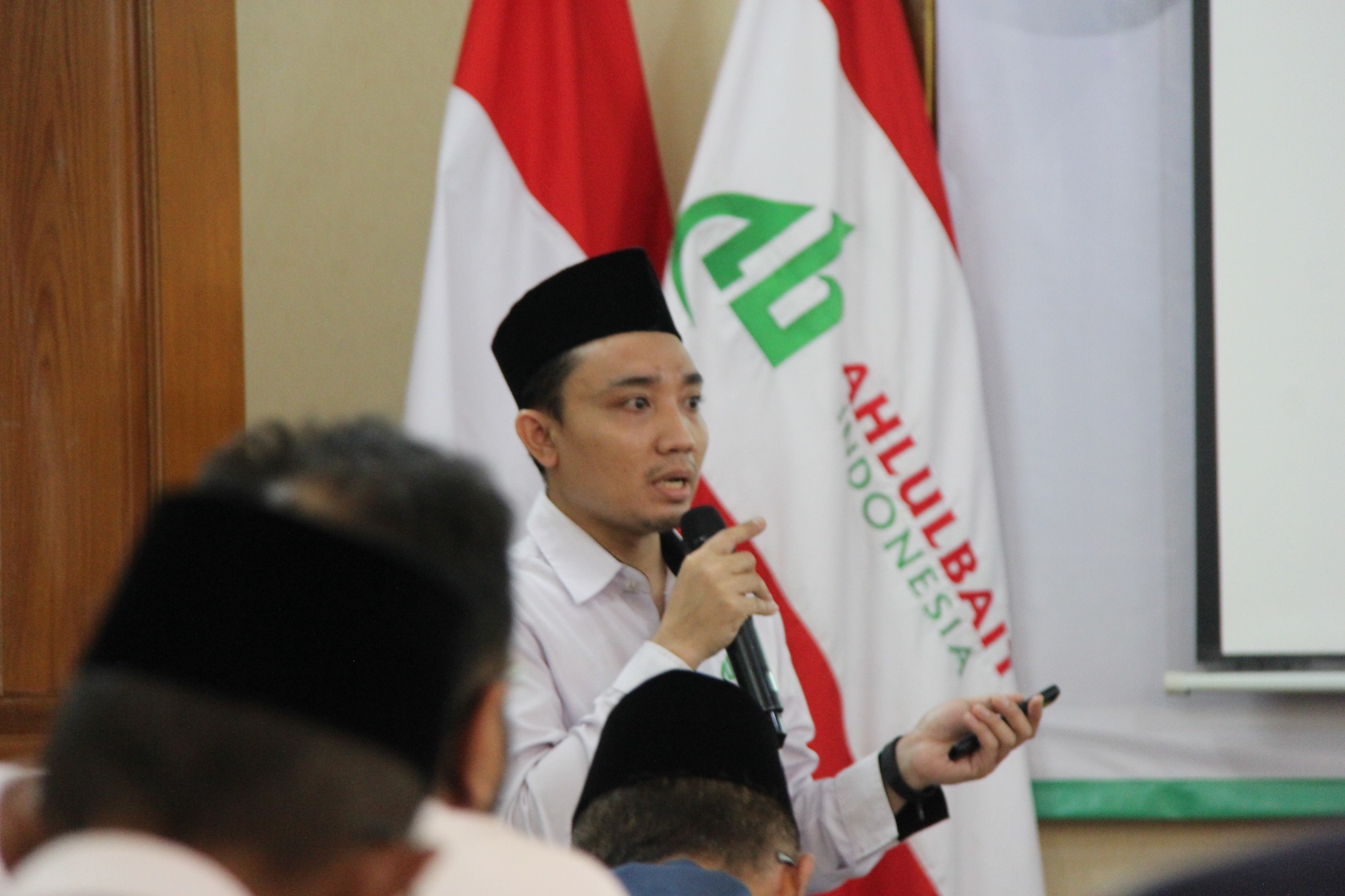 Wakil Ketua Departemen Litbang DPP ABI, Sulton Ahmad Lubis, memaparkan pengembangan Repositori ABI dalam Rapat Pleno Semester I DPP ABI sebagai langkah strategis membangun pusat dokumentasi ilmiah dan memperkuat ekosistem riset Ahlul Bait di Indonesia.