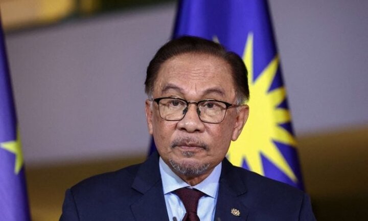 Perdana Menteri Malaysia, Anwar Ibrahim, menegaskan pemerintahnya akan segera mendeportasi warga Israel yang ditemukan berada di wilayah Malaysia.