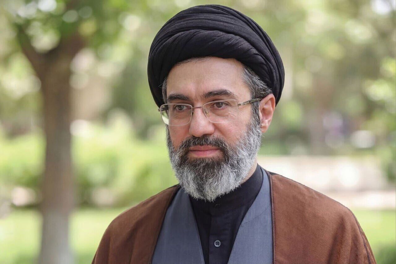 Ayatullah Sayyid Mojtaba Hosseini Khamenei menyampaikan pesan pada prosesi penghormatan Syahid Iran, menegaskan tekad menjaga Maktab para syuhada dan menuntut pembalasan terhadap para pelaku kejahatan.