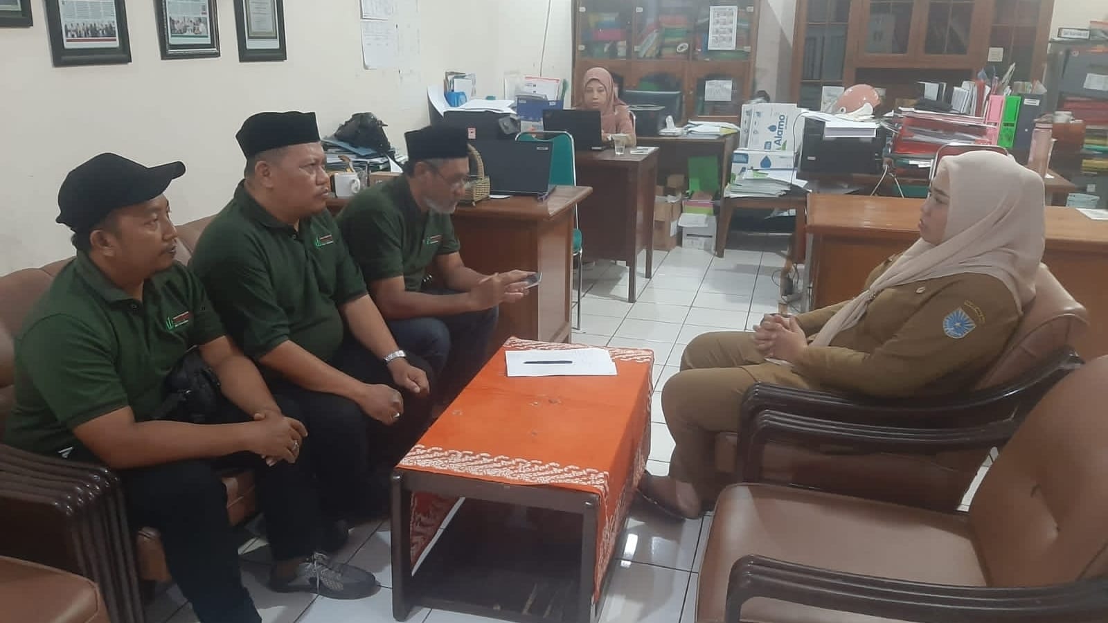 Pengurus DPD ABI Kota Probolinggo berdiskusi dengan jajaran DKUP Kota Probolinggo mengenai rencana pendirian koperasi dan penguatan pemberdayaan ekonomi anggota, Selasa (14/7).