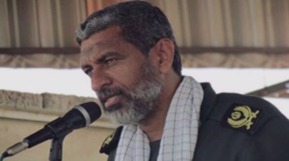 Panglima Angkatan Darat Iran, Mayor Jenderal Amir Hatami, menyampaikan pidato pada hari kedua prosesi penghormatan publik bagi Ayatullah Ali Khamenei dan menegaskan komitmen Iran untuk terus menuntut keadilan atas syahidnya Pemimpin Besar Revolusi Islam.