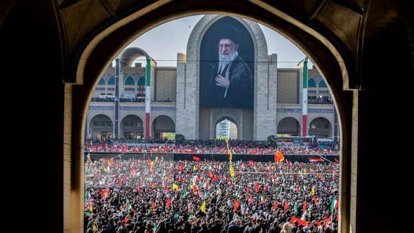 Prosesi penghormatan terakhir kepada Ayatullah Sayyid Ali Khamenei di Musalla Imam Khomeini, Teheran.