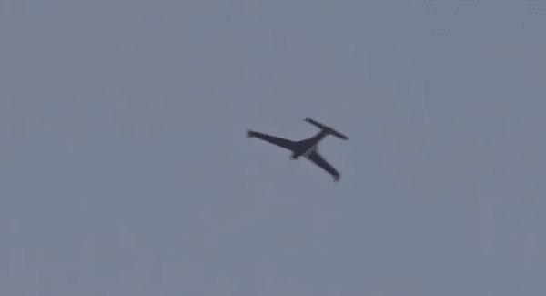 Cuplikan video yang dipublikasikan Fars disebut memperlihatkan drone Yabhon buatan Uni Emirat Arab saat melintas di wilayah Bandar Abbas, Iran.