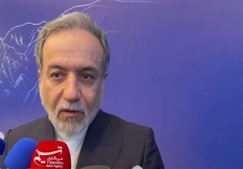 Menteri Luar Negeri Iran, Sayyid Abbas Araghchi, menyampaikan pernyataan kepada media usai pertemuan Organisasi Kerja Sama Shanghai (SCO).
