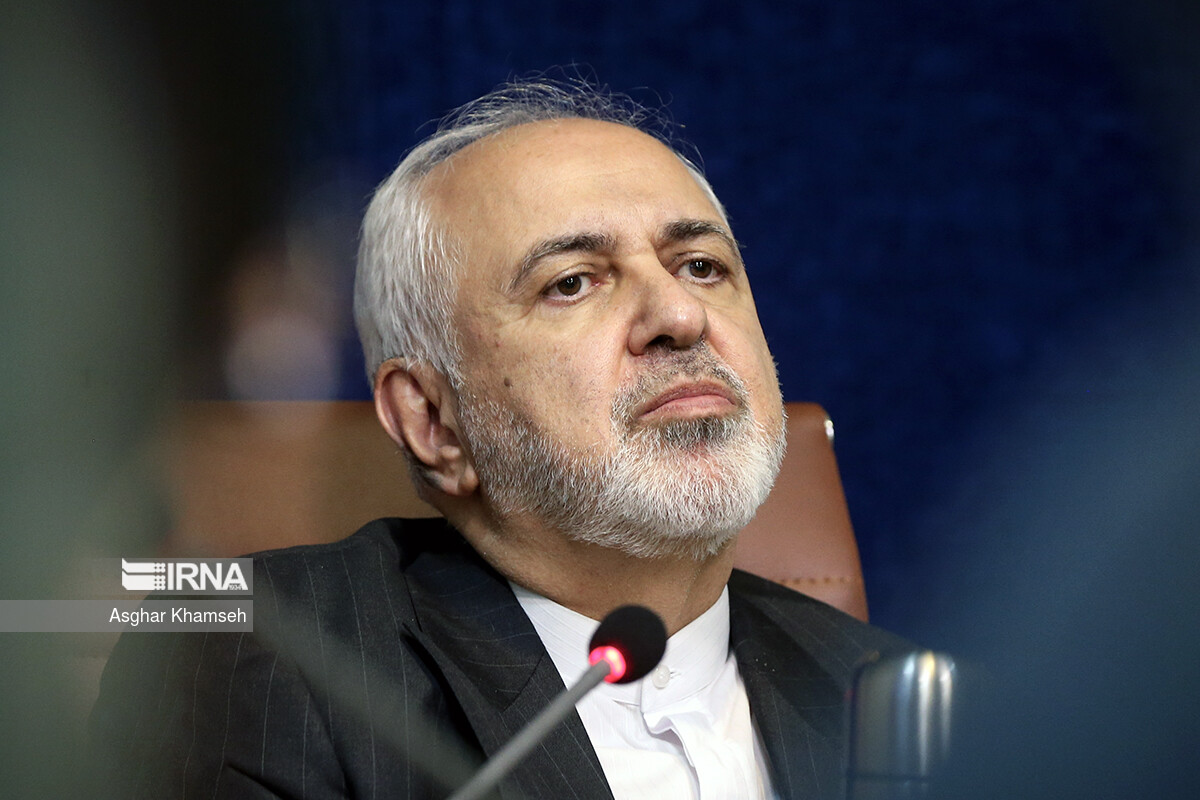 Zarif meminta Donald Trump mempelajari sejarah dan mengambil pelajaran dari kegagalan invasi Saddam terhadap Iran.