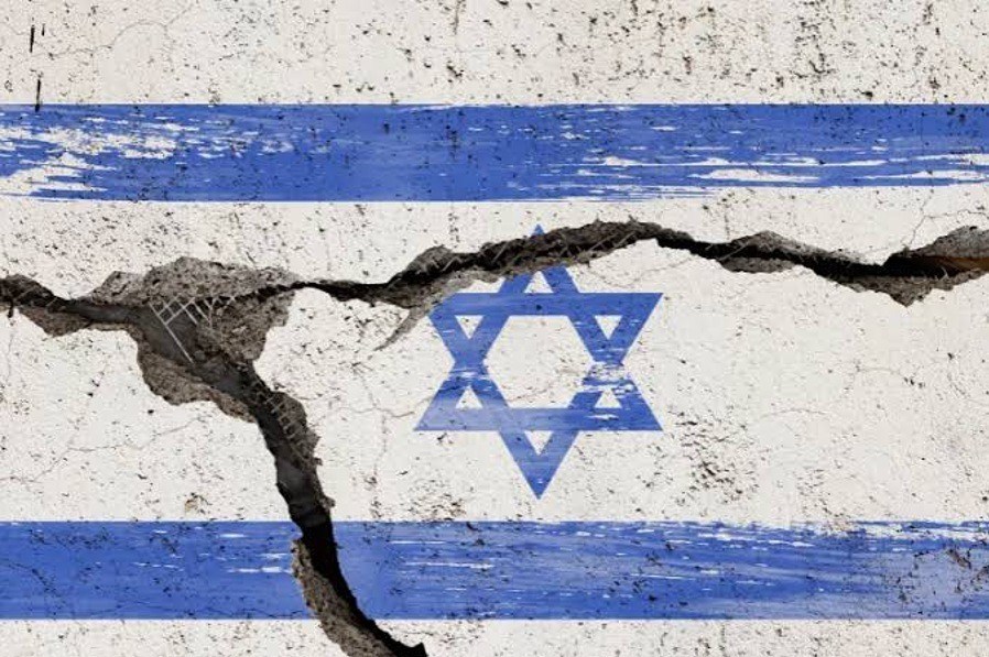 Peringatan Avi Ashkenazi memperkuat analisis Jenderal Yitzhak Brik mengenai ancaman keruntuhan Israel.