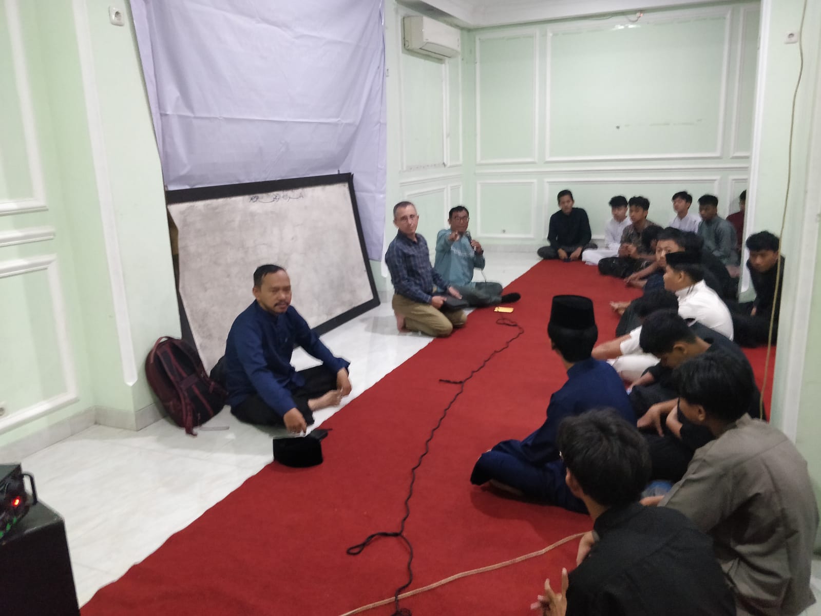 Siswa MA Shiddiqah Zahra mengikuti Sosialisasi Hukum Dasar bertema “Suara Siswa Berdemokrasi Anti-Bully” yang digelar PSDM DPP ABI bersama PSDM DPW ABI DKI Jakarta, Sabtu (8/8/2026).