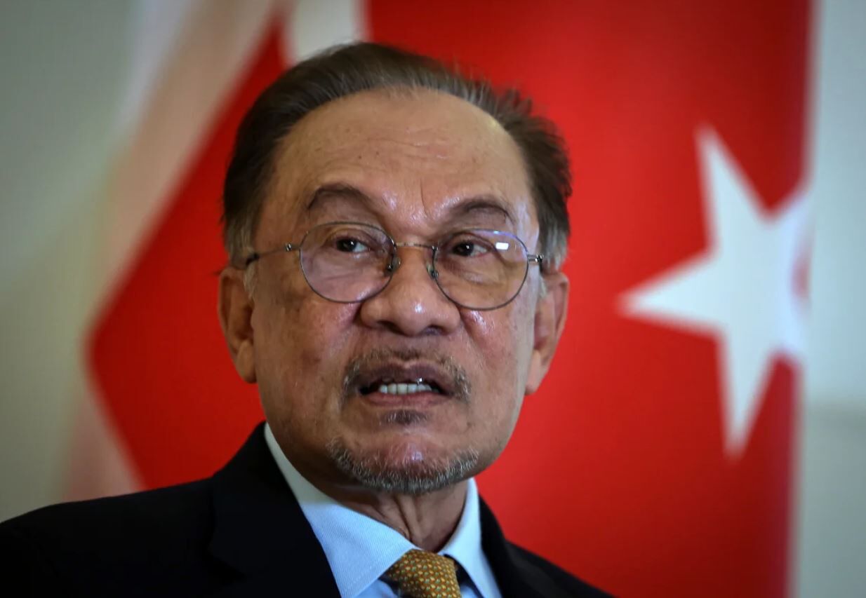 Perdana Menteri Malaysia Anwar Ibrahim memuji keteguhan Iran menghadapi serangan militer Amerika Serikat.