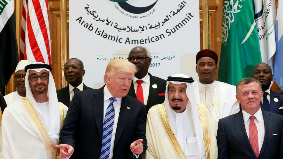 Presiden AS Donald Trump menghadapi meningkatnya ketidakpuasan negara-negara Teluk di tengah konflik berkepanjangan dengan Iran dan sorotan terhadap masa depan pangkalan militer AS di kawasan.