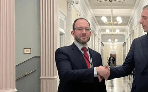 Andy Baker, wakil penasihat keamanan nasional Gedung Putih yang terlibat dalam perundingan dengan delegasi Iran, meninggalkan pemerintahan AS dalam beberapa pekan mendatang.