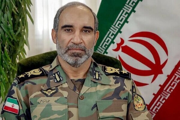Komandan Angkatan Darat Iran Brigadir Jenderal Ali Jahanshahi saat meninjau kesiapan tempur dan penempatan satuan di kawasan perbatasan timur laut Iran.