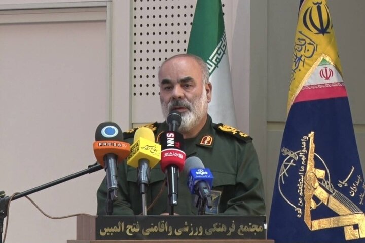 Komandan Pasukan Darat IRGC, Brigadir Jenderal Mohammad Karami, menegaskan pasukannya siap merespons tegas setiap ancaman dari kelompok teroris maupun musuh Iran. (Foto: Mehr News Agency)