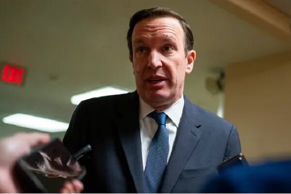 Senator AS Chris Murphy menyoroti biaya perang yang terus meningkat dan dampaknya terhadap Amerika Serikat.