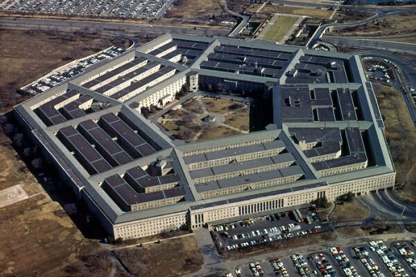 Pentagon dilaporkan merekrut sejumlah influencer militer ke jabatan sipil pemerintah, memicu tudingan penggunaan sumber daya negara untuk mendukung agenda politik pemerintahan Trump.