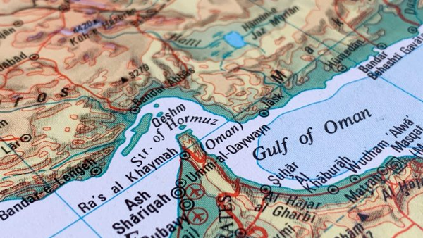 Iran Ubah Aturan Main Selat Hormuz, Seluruh Kapal Akan Lewat Koridor Tengah