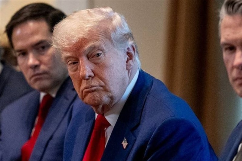 Donald Trump menuntut Iran membayar ganti rugi atas kerugian yang disebut dialami warga Amerika dalam perang.