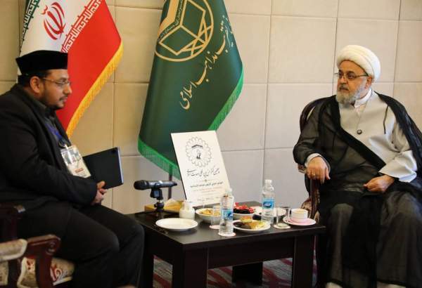 Hujjatul Islam Dr. Hamid Shahriari bertemu akademisi Indonesia Abdullah As-Seqaf di Teheran untuk membahas penguatan kerja sama perguruan tinggi Indonesia dan Iran.